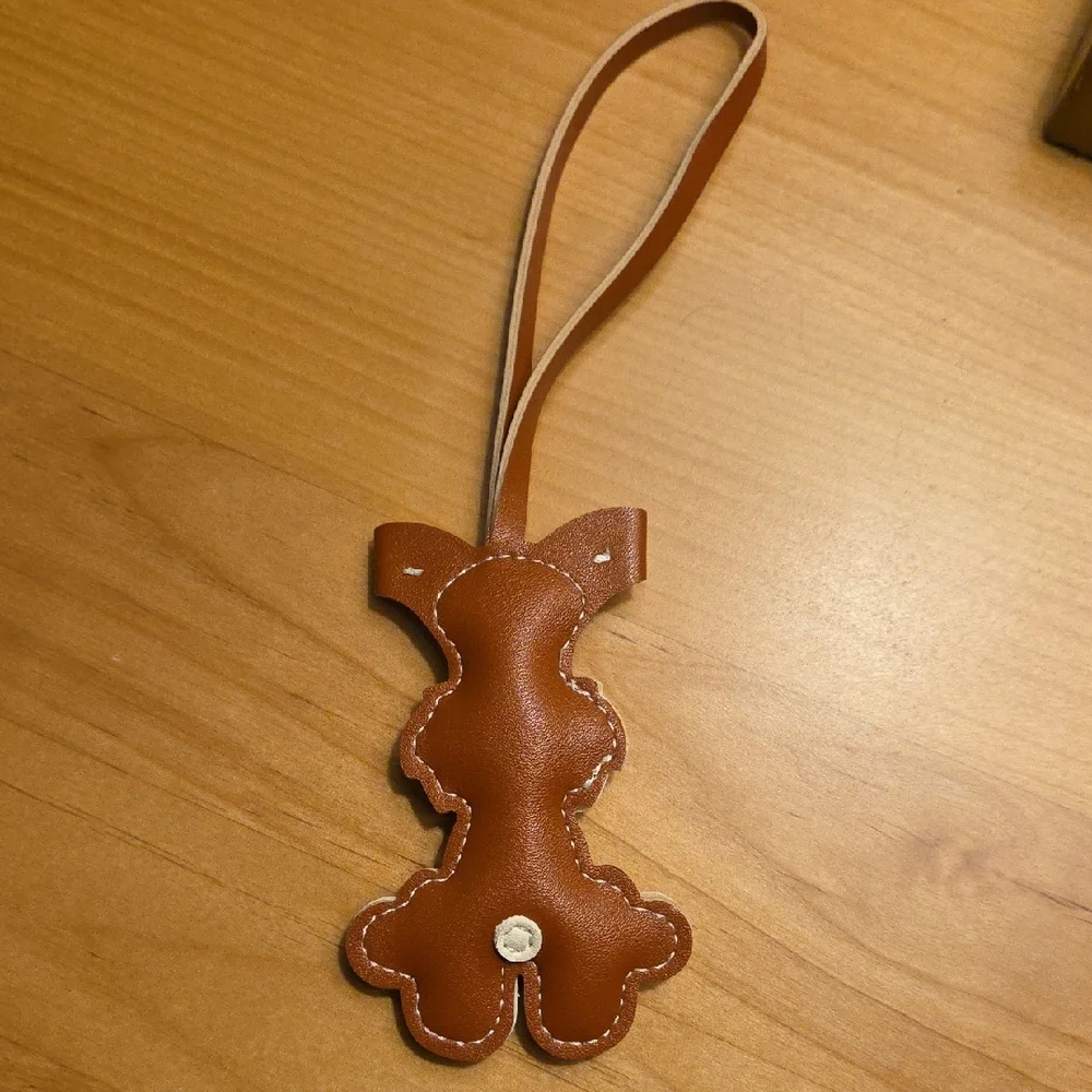 Brown and Cream Dog Keychain - Picture 2 of 2